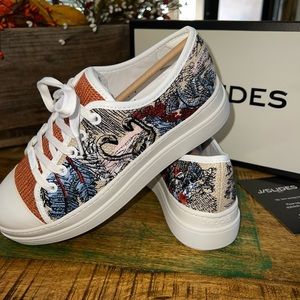 J/Slides Orange & Blue Tropical Nikki platform embroidered Sneaker. SZ 7…